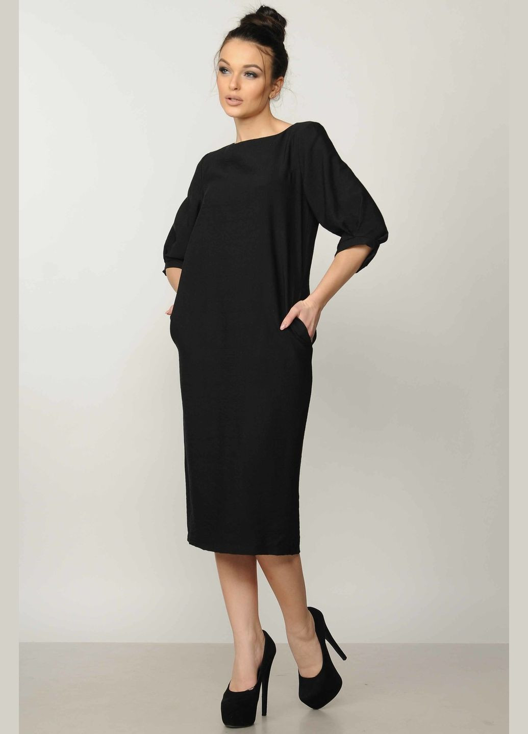 Черное повседневный свободное платье меди с асимметричным рукавом 3/4 и карманами создано из искусственного льна (пл 14.1-06/18) RiMari