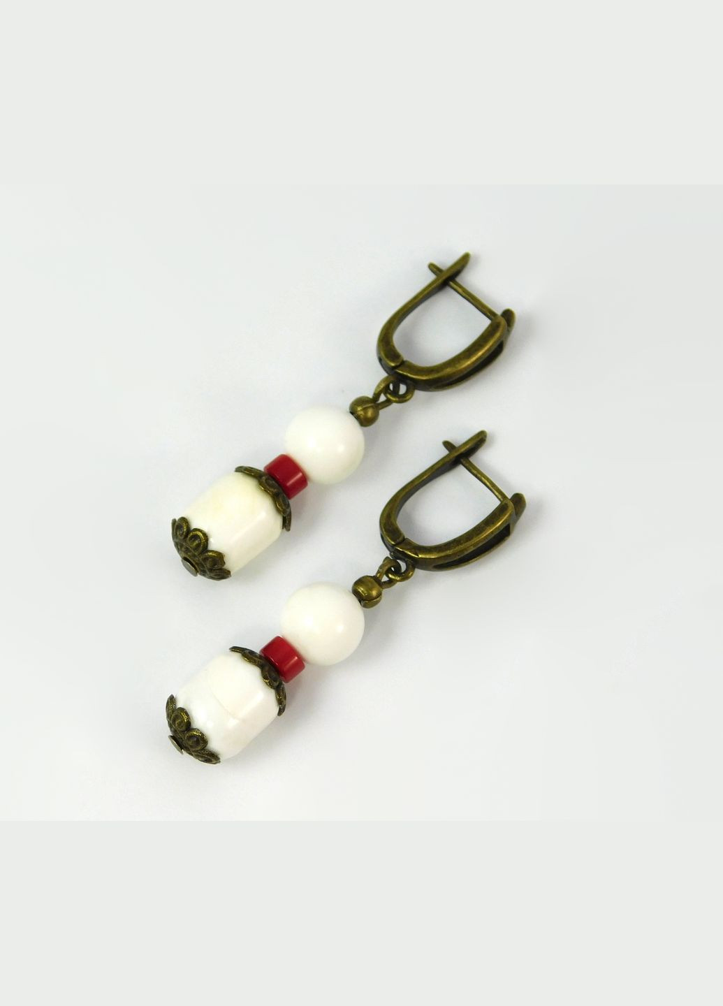 Эксклюзивные серьги "Ледяная страсть" Перламутр бочка, Агат, Корал рондель Fursa fashion (315590840)