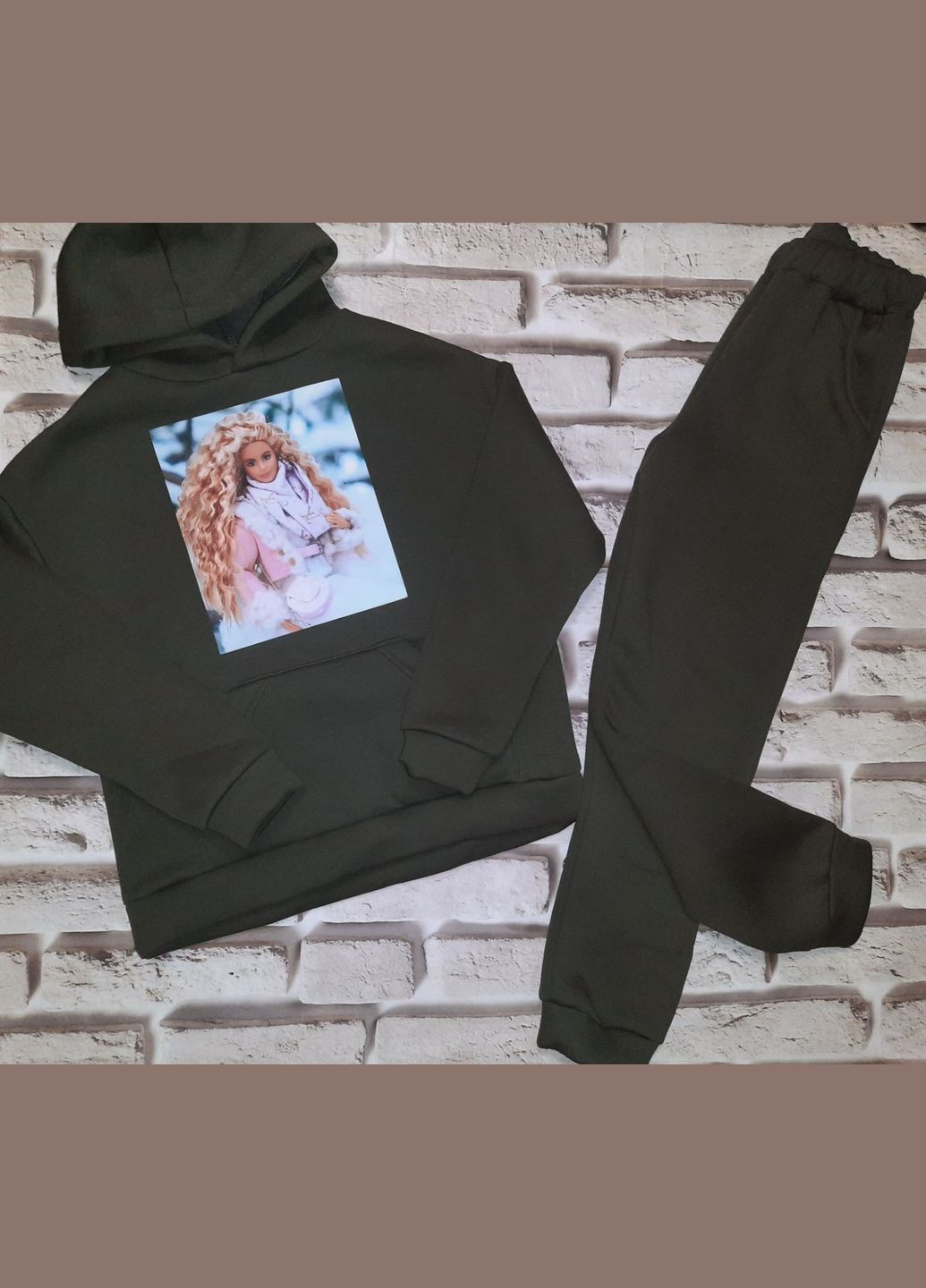 Детский спортивный костюм на девочку цвет Хаки (плотная, теплая ткань, не кошлатится) "Барби" Рост 152-164 см. No Brand (299840720)