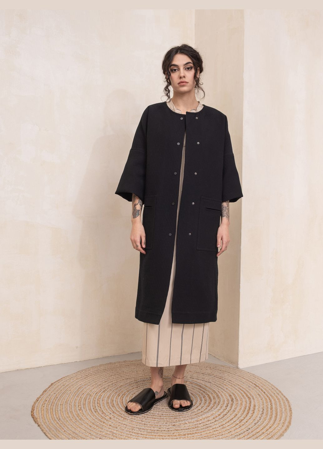 Чорне демісезонне Пальто без коміра оверсайз HankaKohana