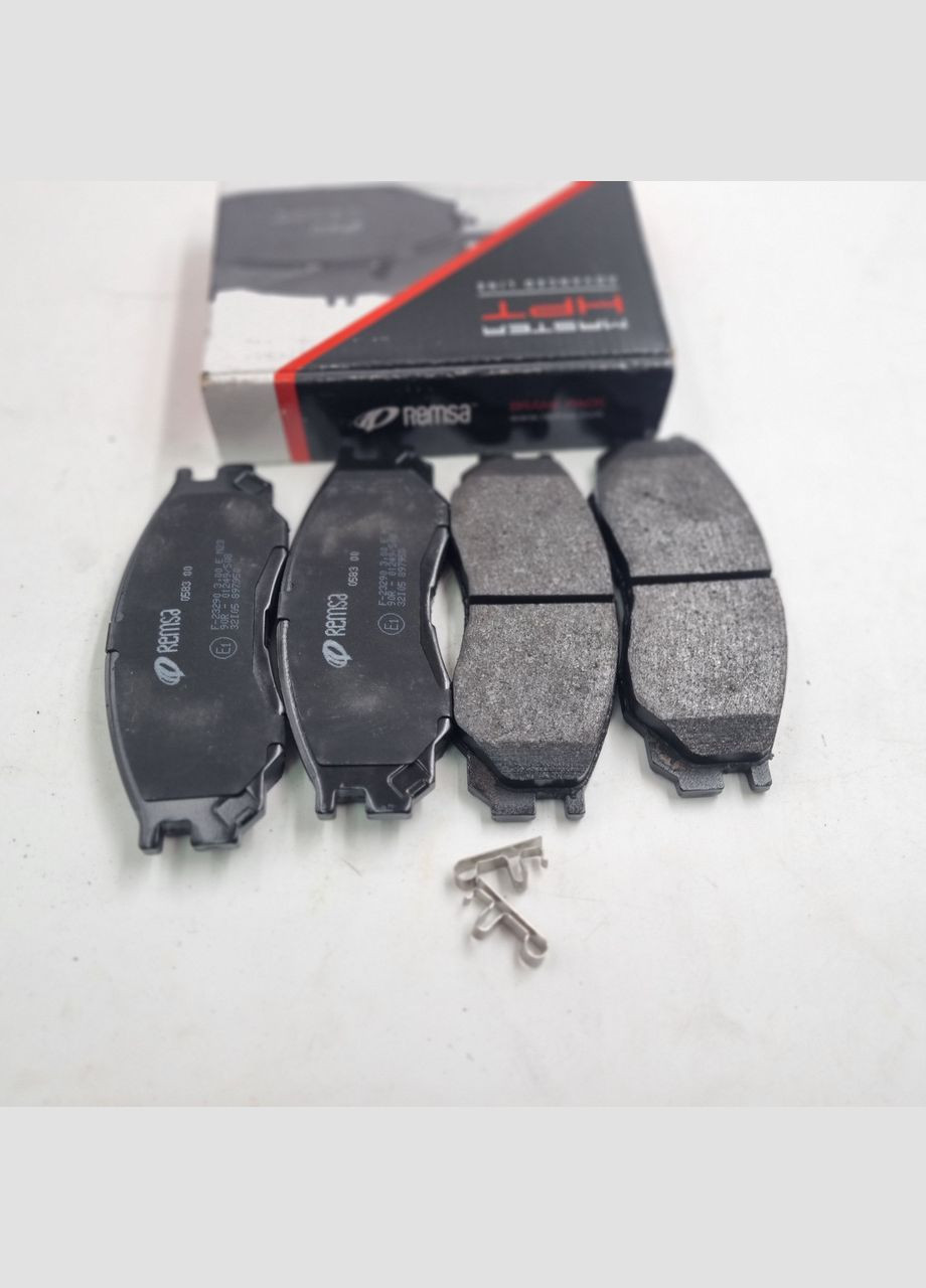Тормозные колодки передние 058300 Л200 Remsa (345739412)