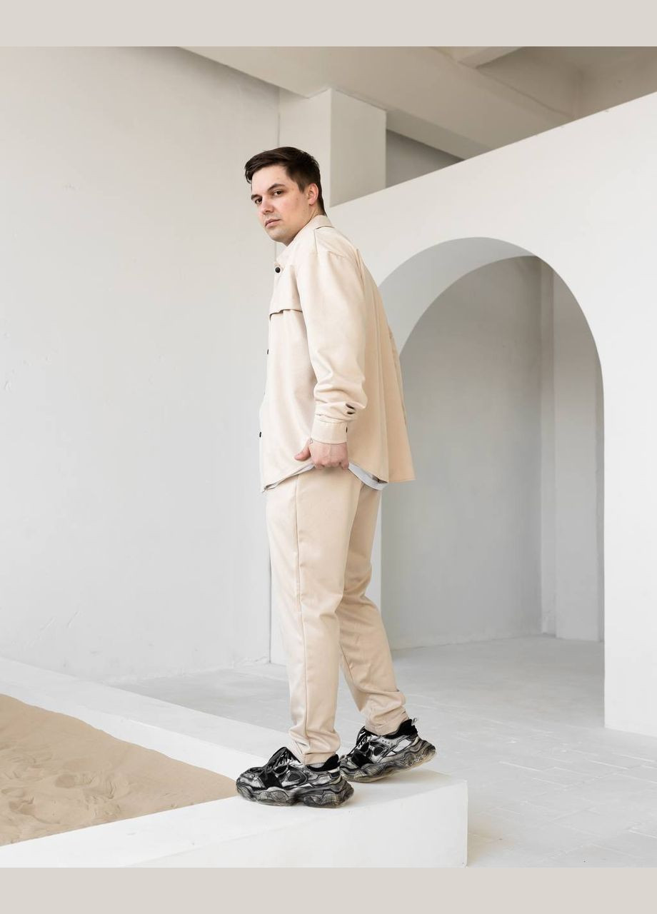 Бежевый демисезонный замшевый костюм двойка с рубашкой, брючный Україна