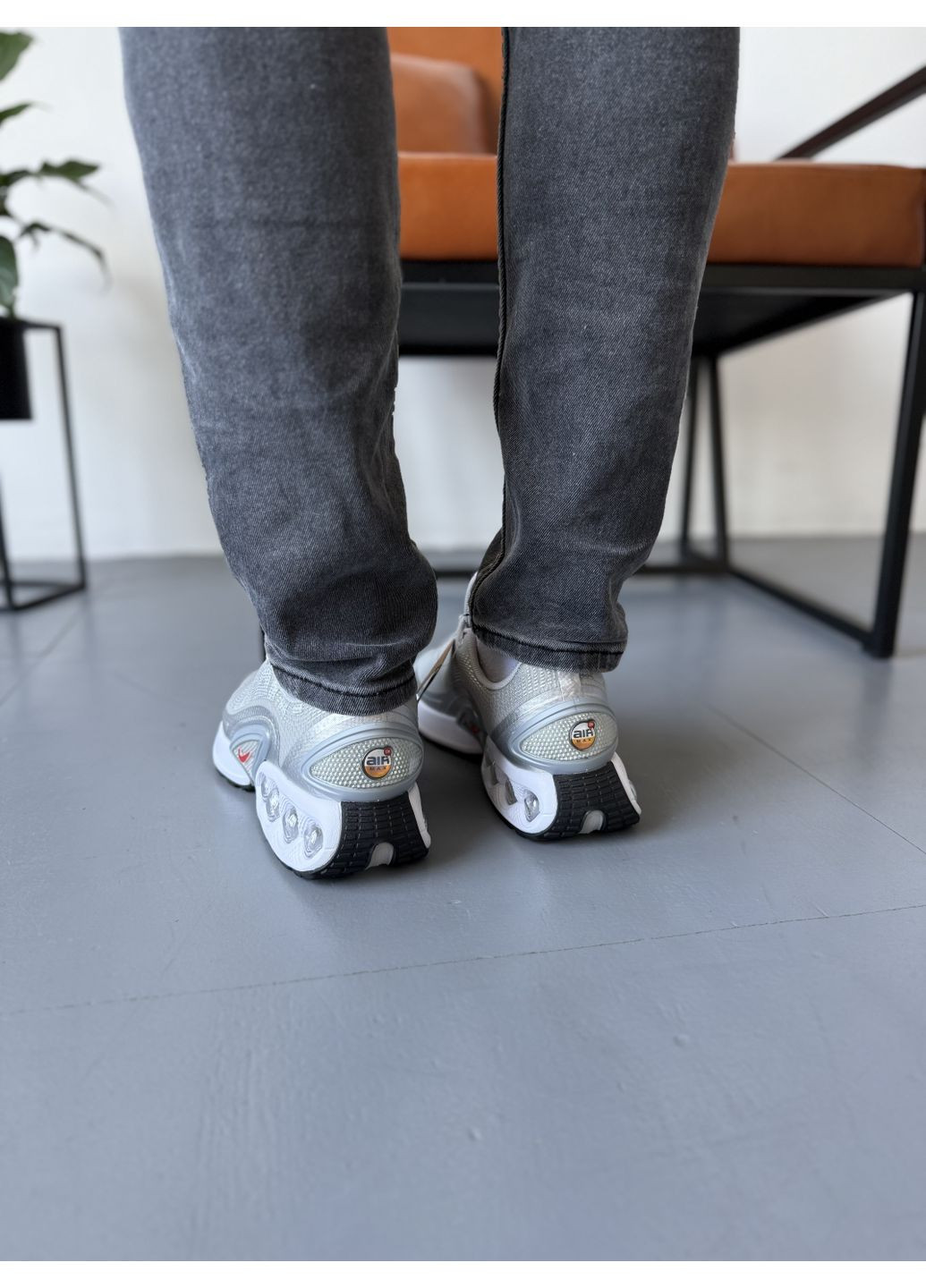 Серые демисезонные кроссовки мужские nike air max dn x supreme grey найк аир макс тн плюс No Brand