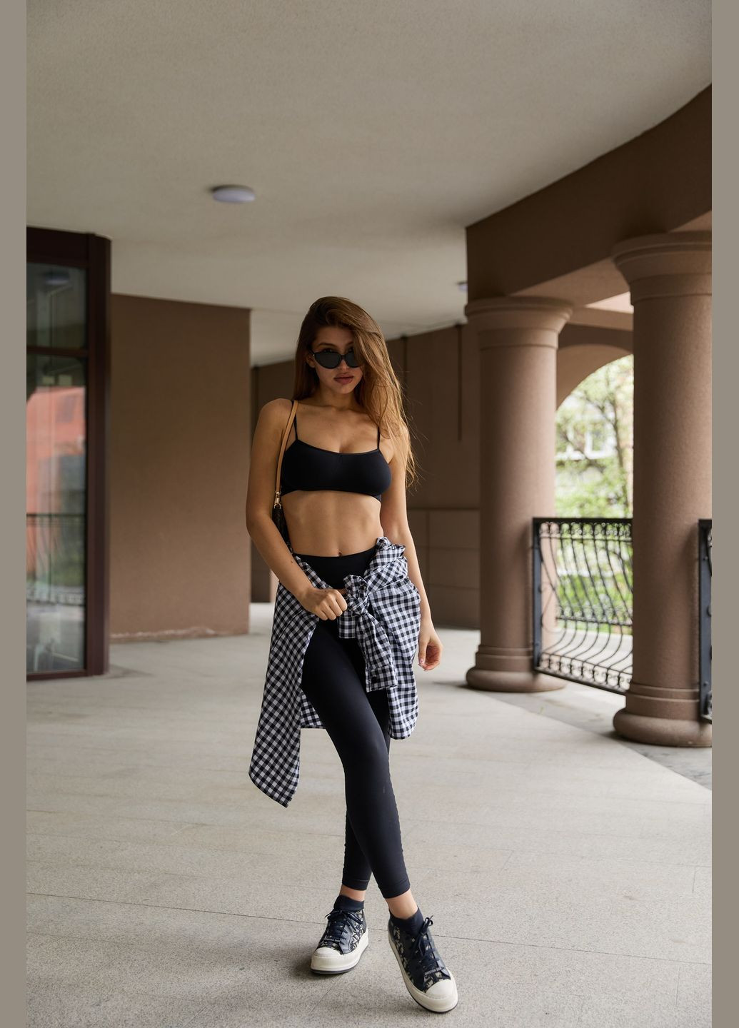 Черно-белая рубашка в клетку MN