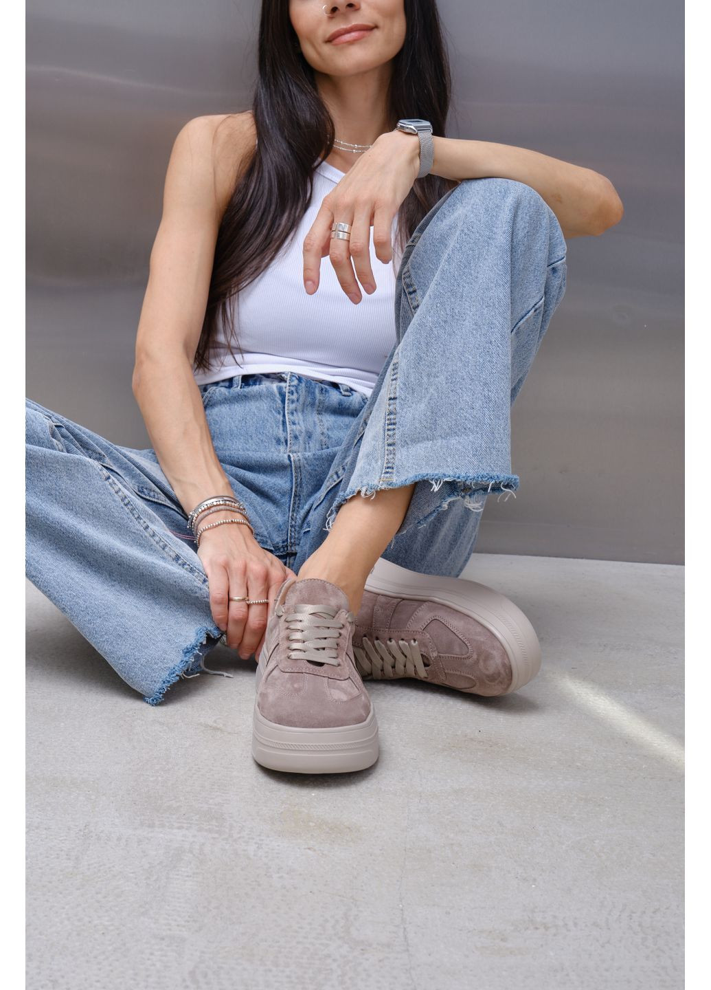 Темно-бежеві жіночі кеди з натурального замшу кольору капучино на високій підошві, ручна робота (відшив 3 дні) Paradize