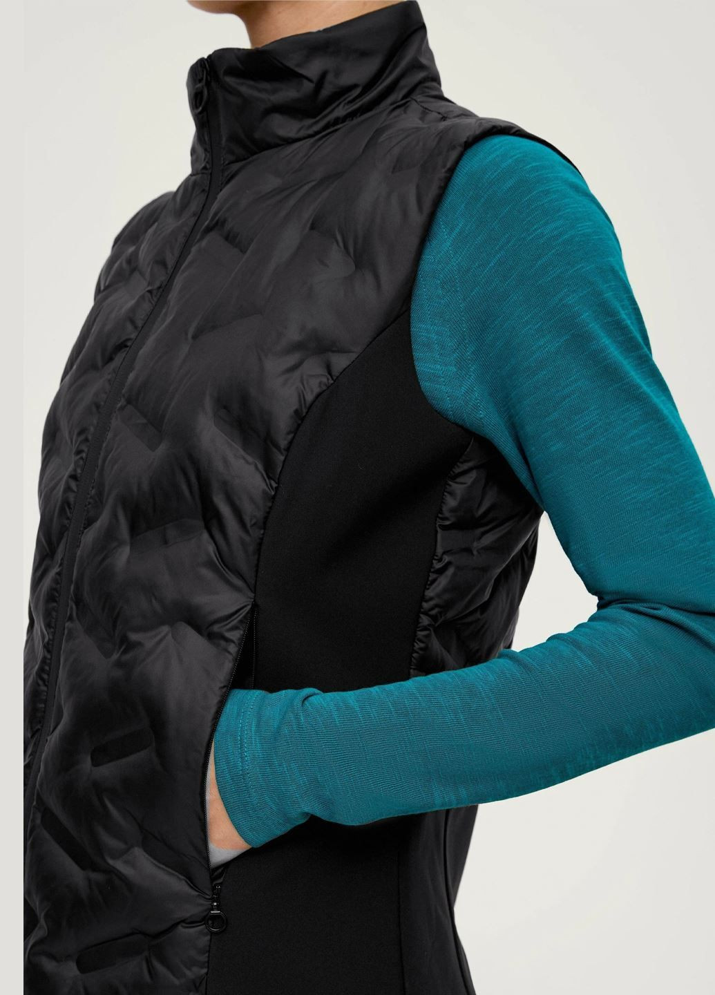 Жіночий чорний жилет S.Oliver (368748315)