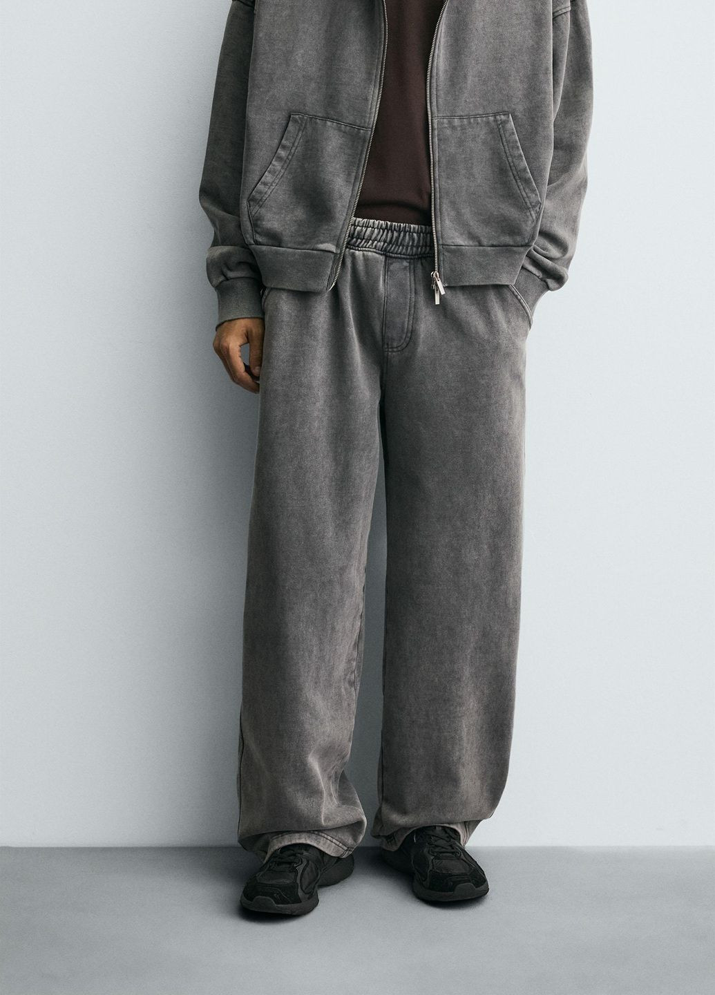 Серые повседневный демисезонные брюки Zara