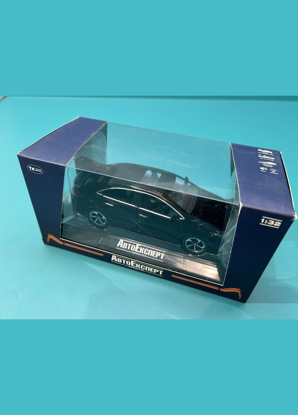 Машинка металева Авто Експерт Toyota Corolla 1:32 метал світло/звук Чорна (GT-6258) No Brand (302215773)