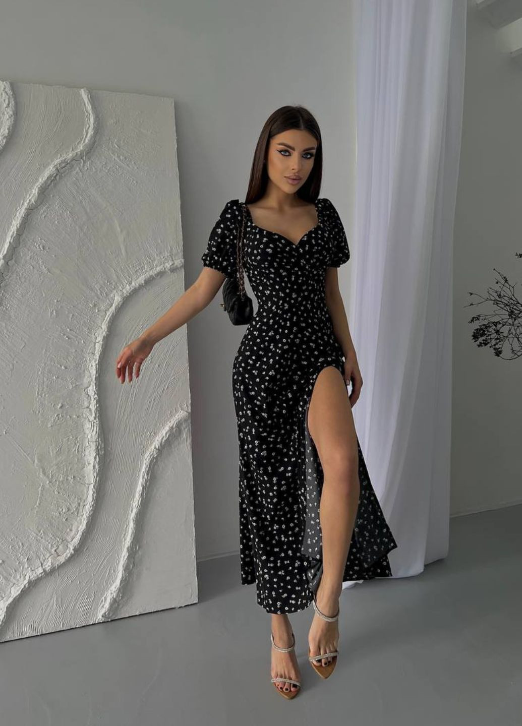 Чорна повсякденний сукня максі з розрізом на ніжці а-силует Україна з квітковим принтом