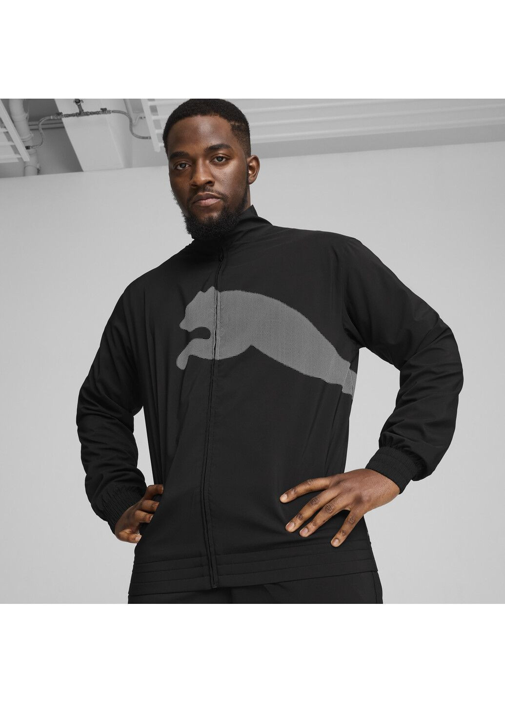 Чорна демісезонна вітровка Puma