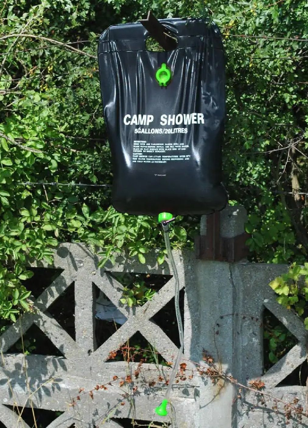 Душ переносной кемпинговый походный туристический со шлангом ручкой для подвешивания 20 литров 60x40 см (477368-Prob) Черный Unbranded (296984600)