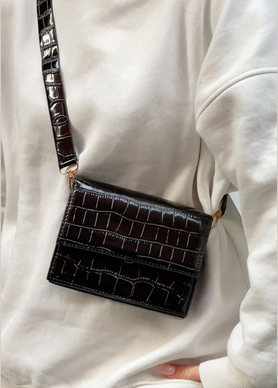Женская классическая сумка кросс-боди рептилия через плечо на широком ремешке лаковая черная No Brand (284722380)