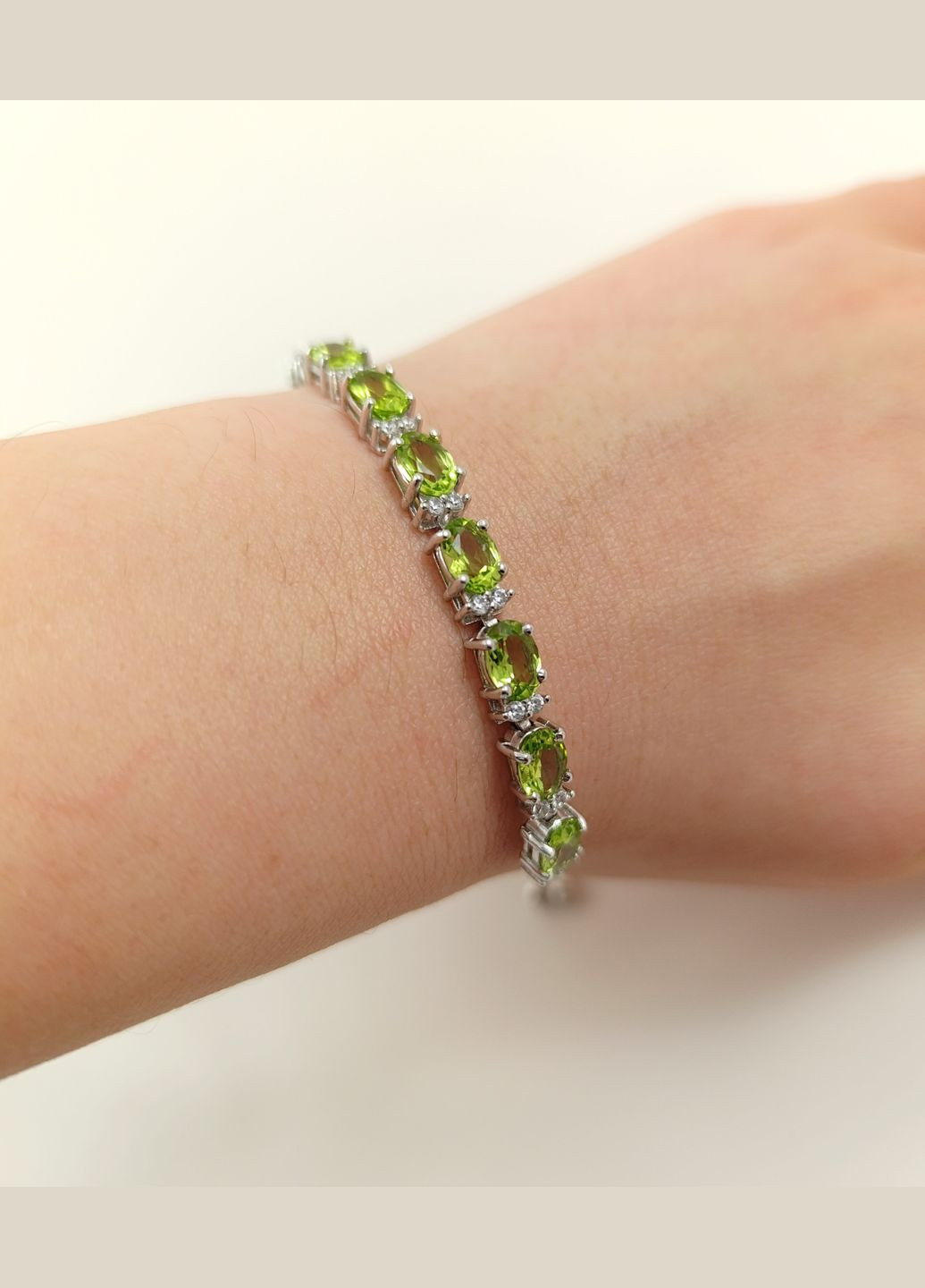 Серебряный браслет с хризолитом, регулируемая застежка-слайдер Б015-хр Shatlen Браслет (327416946)