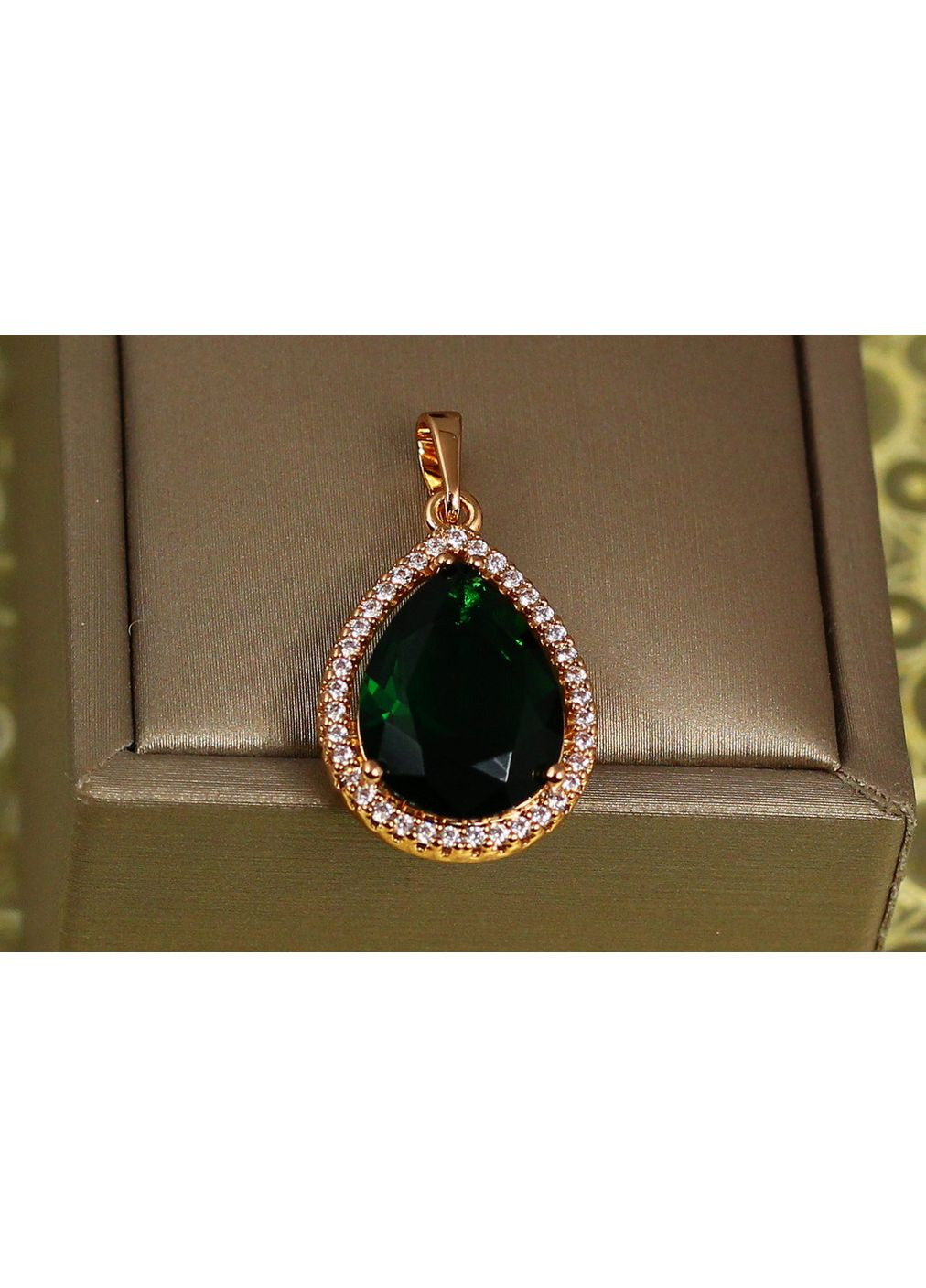 Кулон капля с зеленым фианитом в ободке 2.4 см. золотистый love-shopping Xuping Jewelry (355799233)