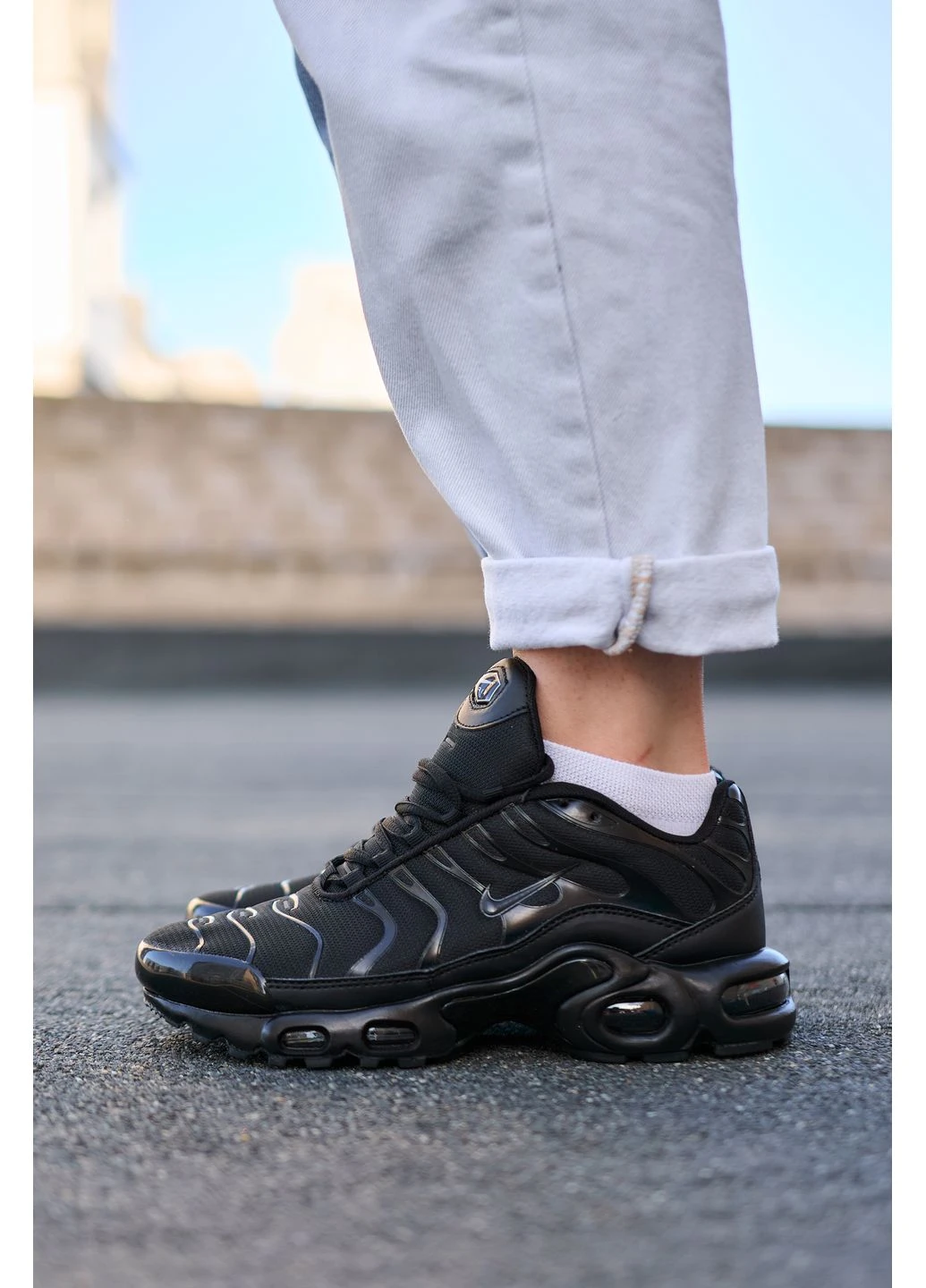 Черные демисезонные кроссовки мужские nike air max tn full black найк аир макс тн плюс черные No Brand