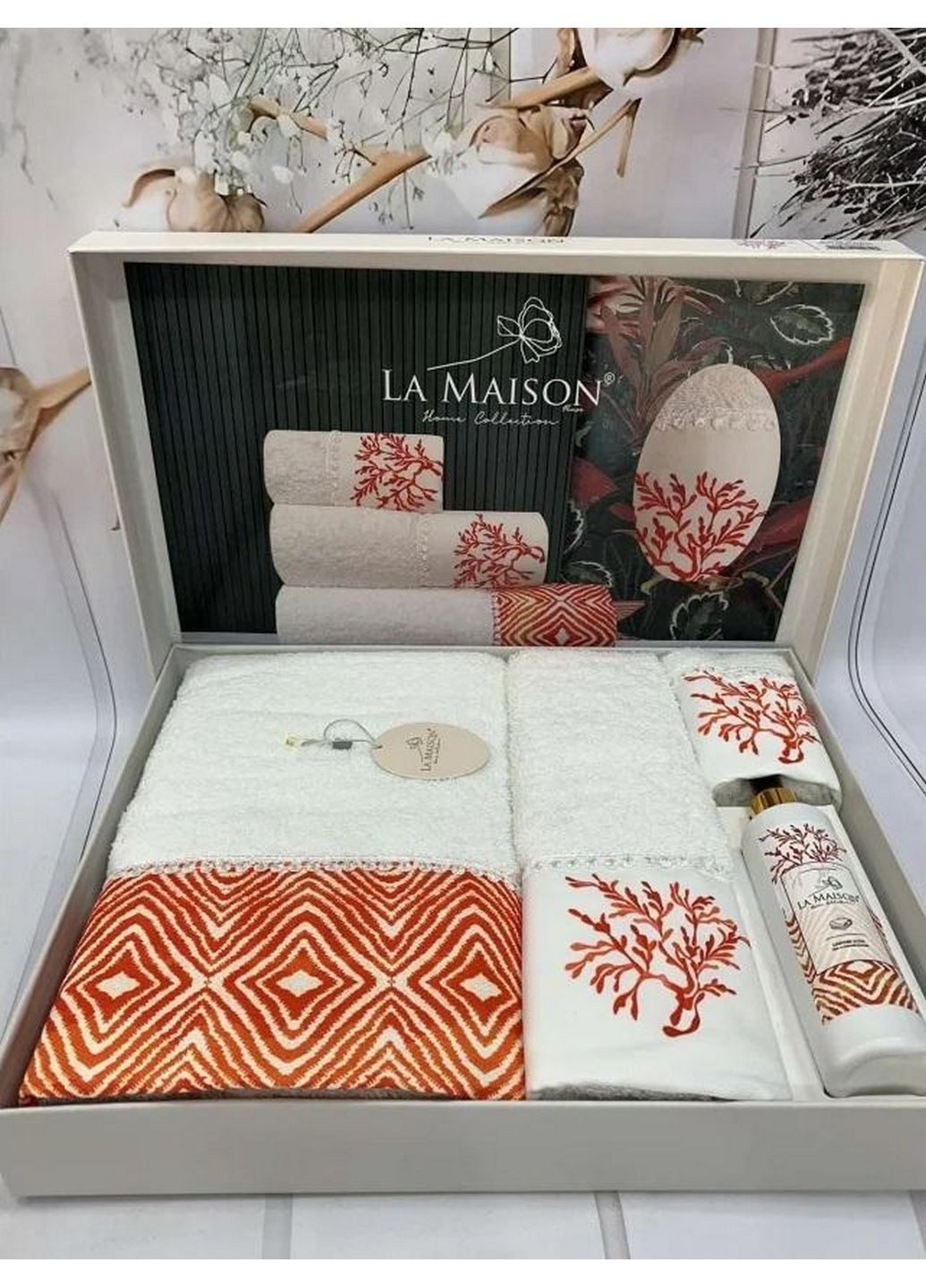 La Maison подарочный набор полотенец с духами 30х50см+50х90см+70х140см комбинированный производство -