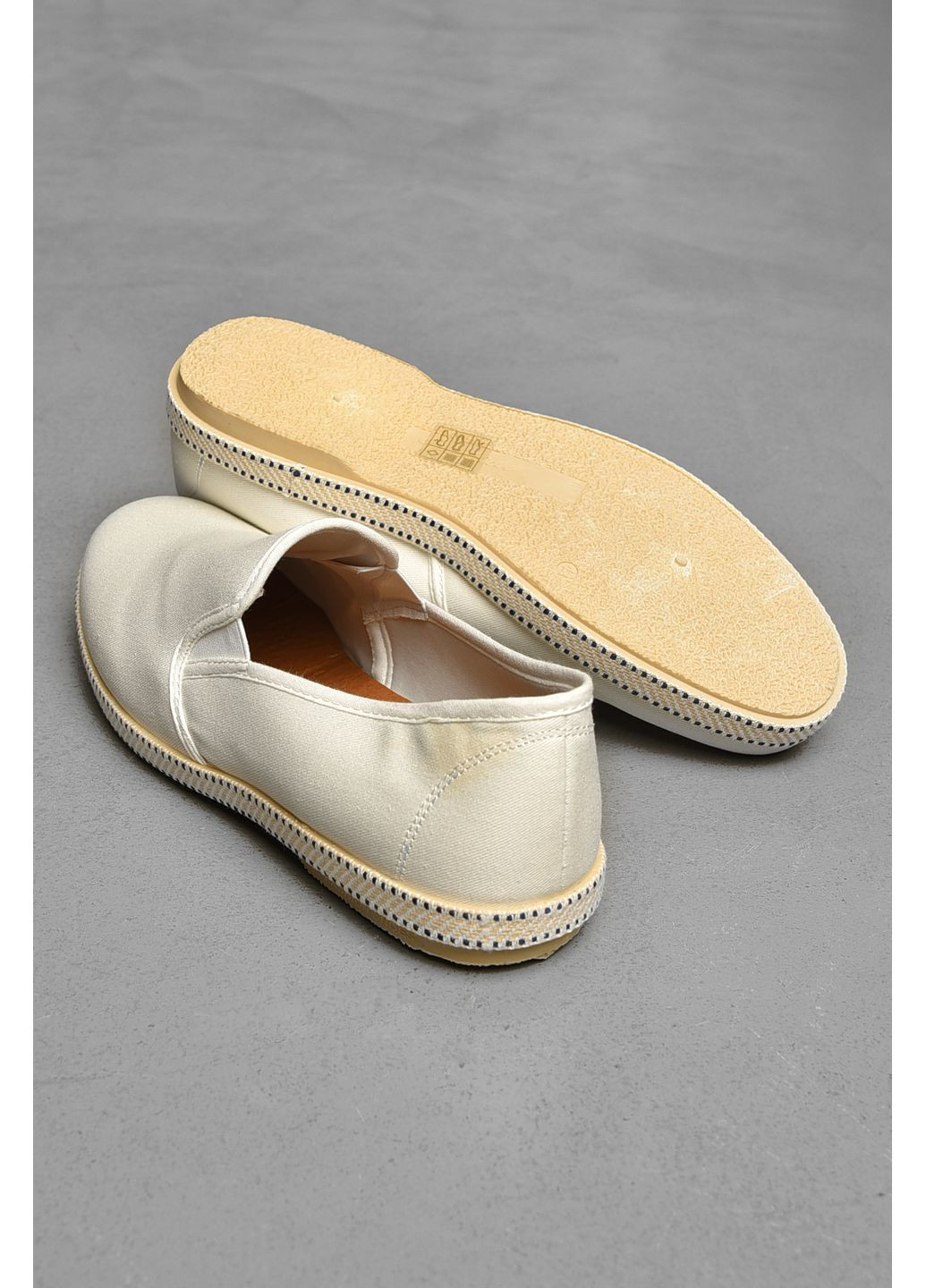 Мокасини чоловічі білого кольору текстиль Let's Shop (365410059)