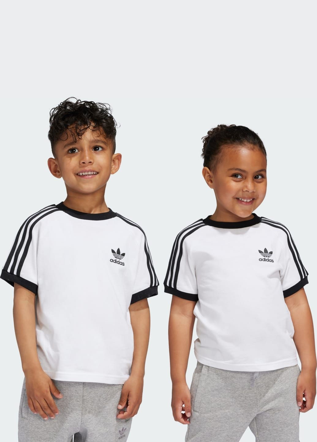 Белая демисезонная футболка adicolor trefoil kids adidas