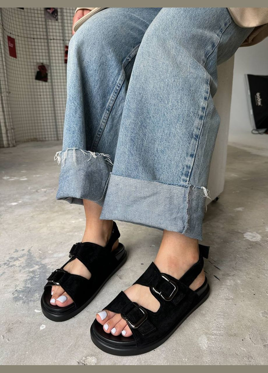 Жіночі босоніжки на платформі з масивною пряжкою чорний колір натуральна замша No Brand (336186525)