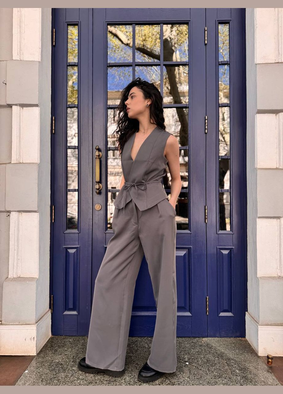 Класичний костюм з жилеткой Україна (332670405)