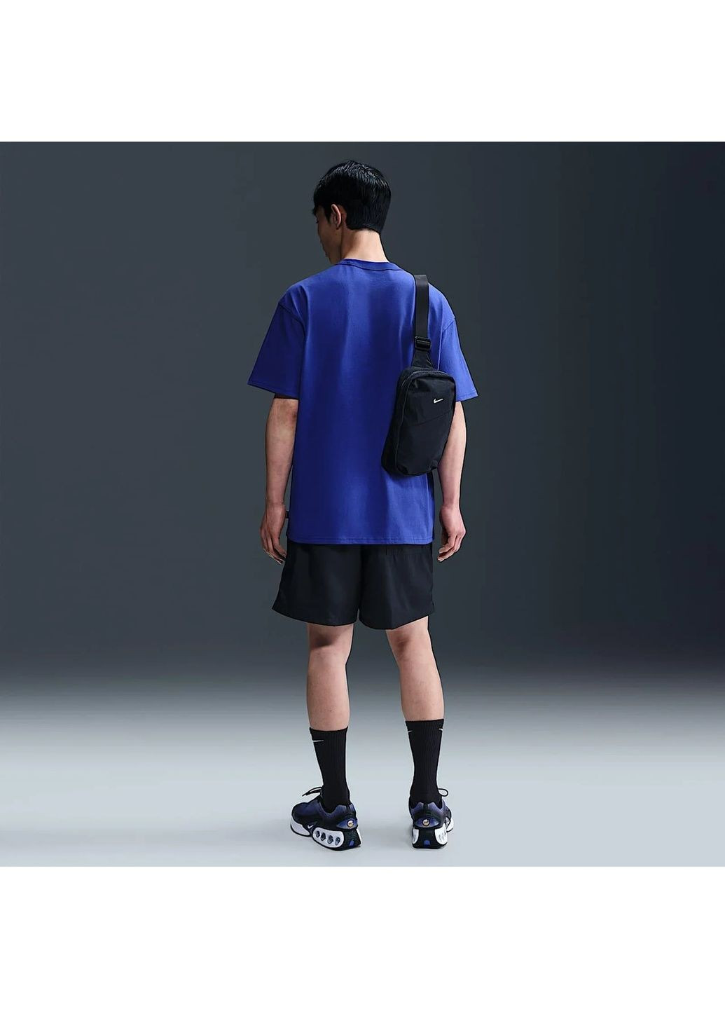 Синяя мужская футболка sportswear premium essential blue Nike