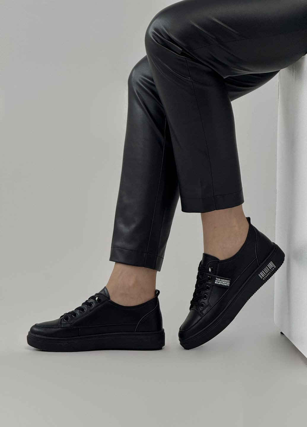 Черные кеды женские кожаные Lonza