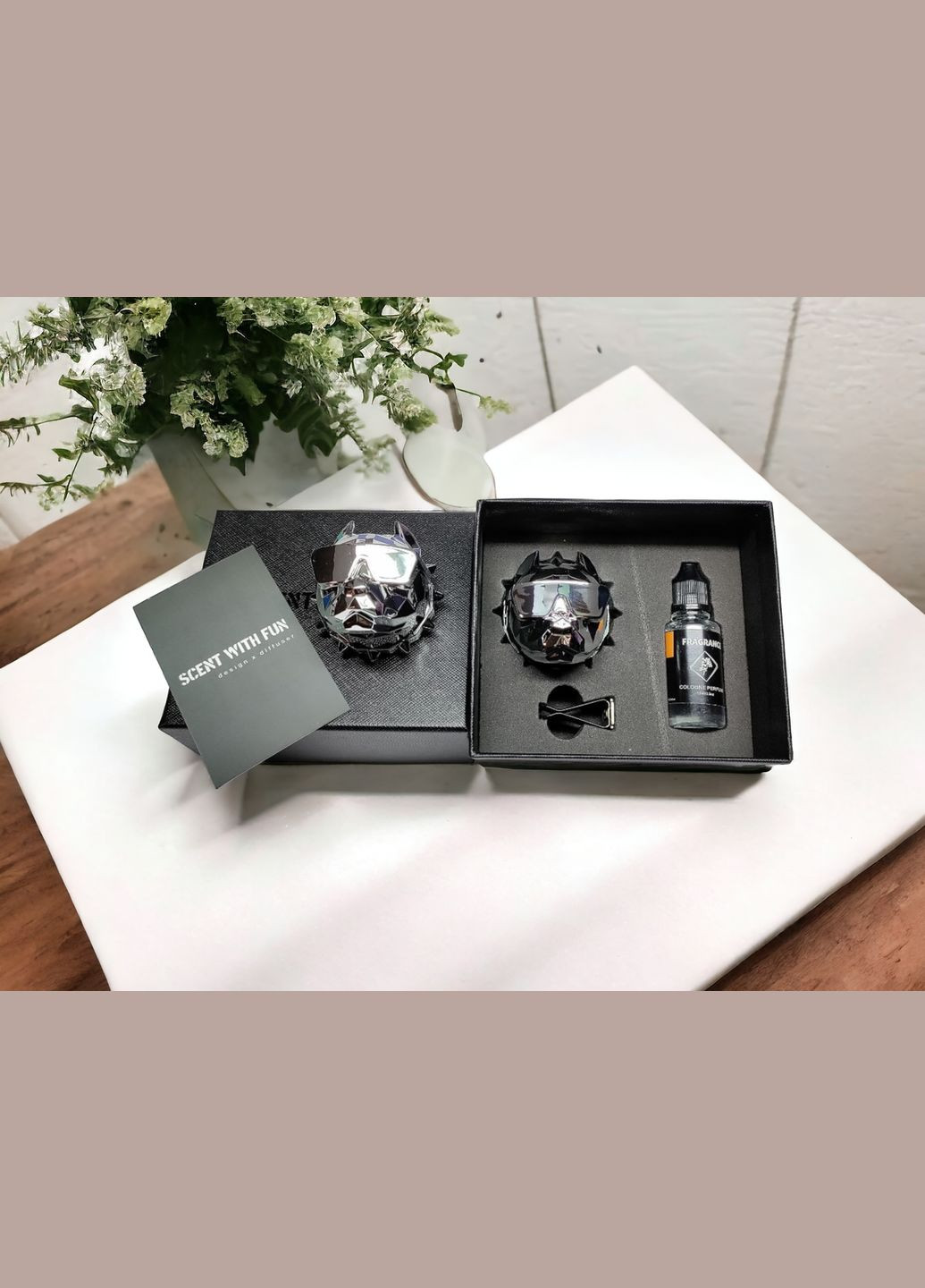 Многоразовый ароматизатор в машину на решетку Питбуль серебряный, Ароматизатор в машину. Sakura (330127213)