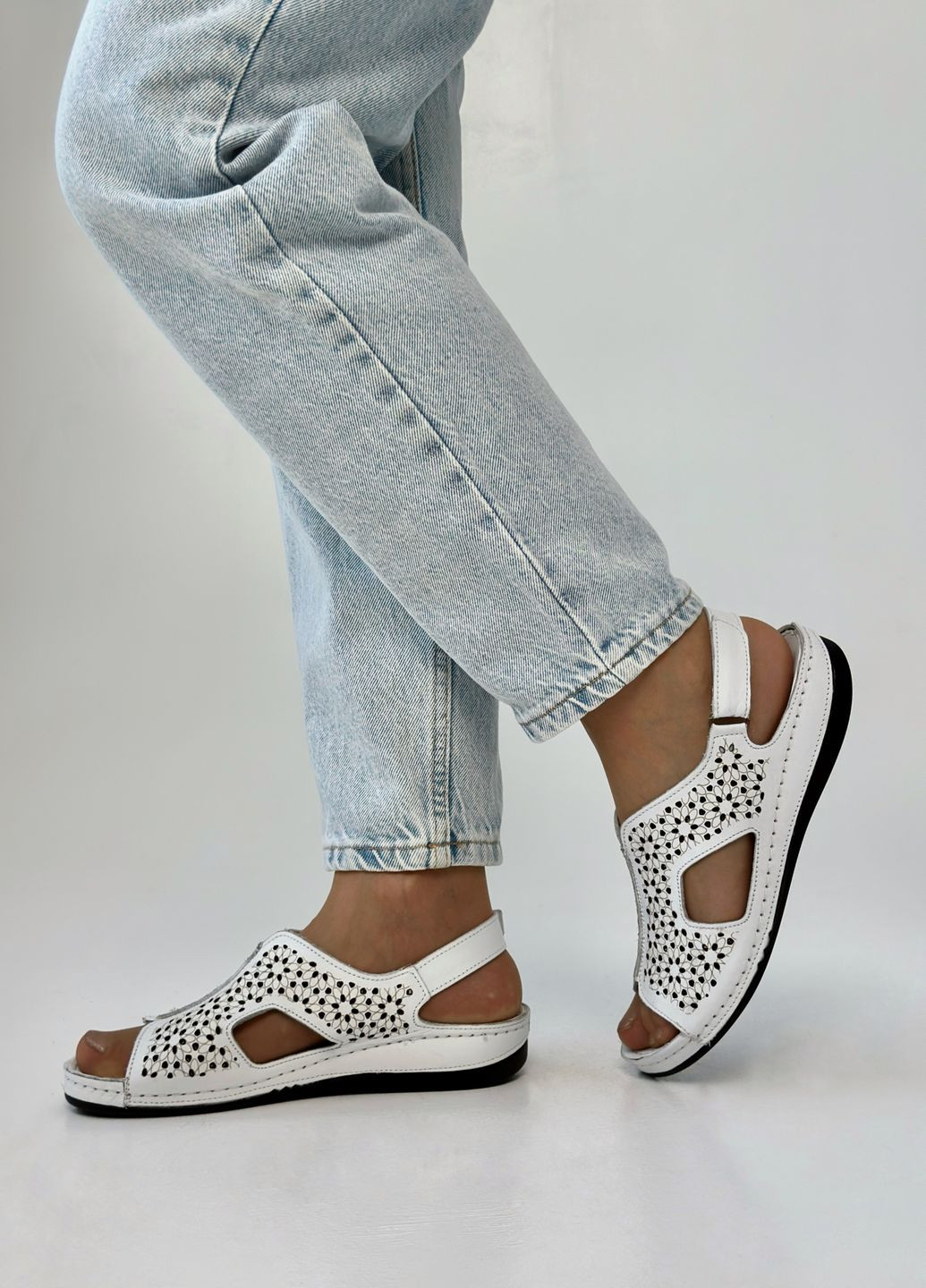 Белые босоножки женские кожаные Sherlock Soon