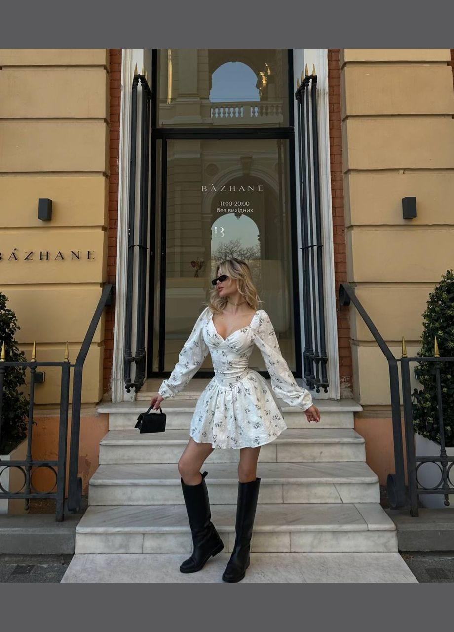 Красивий білий літній комбінезон із жатки+коттон у квітковому принті, короткий комбез із відкритим декольте та довгим рукавом No Brand 289 білий