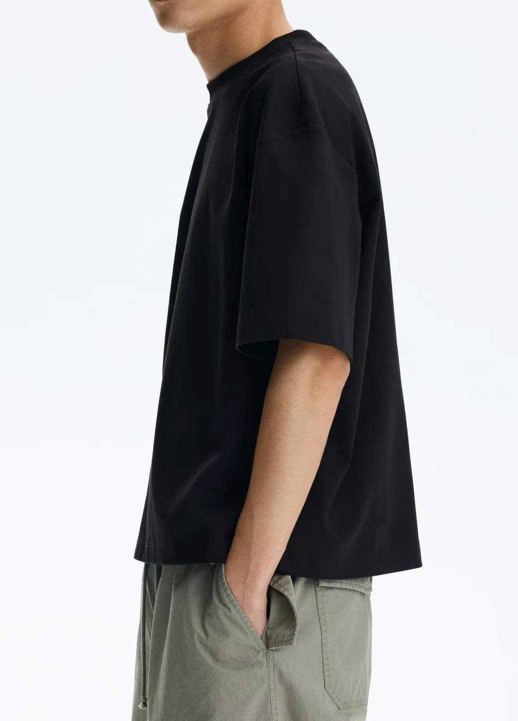 Черная футболка H&M