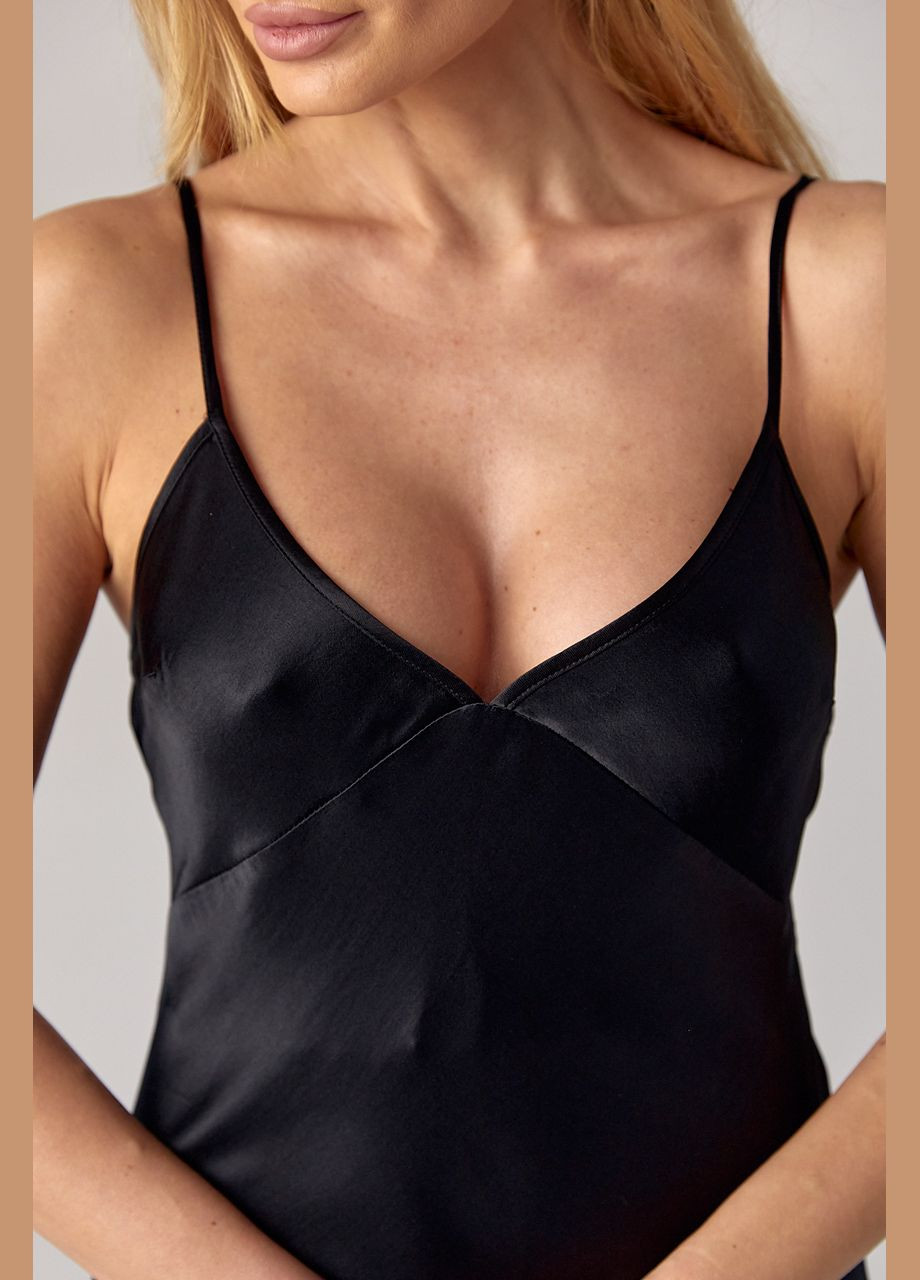 Чорна атласна сукня максі в стилі білизни Lurex