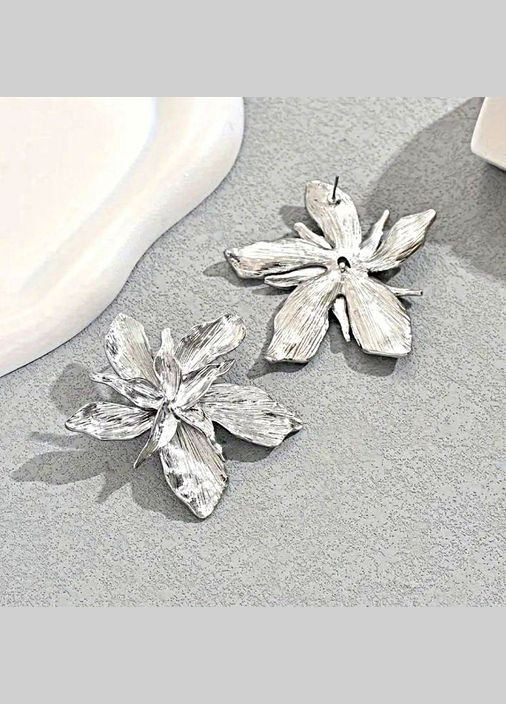 Сережки біжутерія Квіти сріблясті No Brand (335815817)