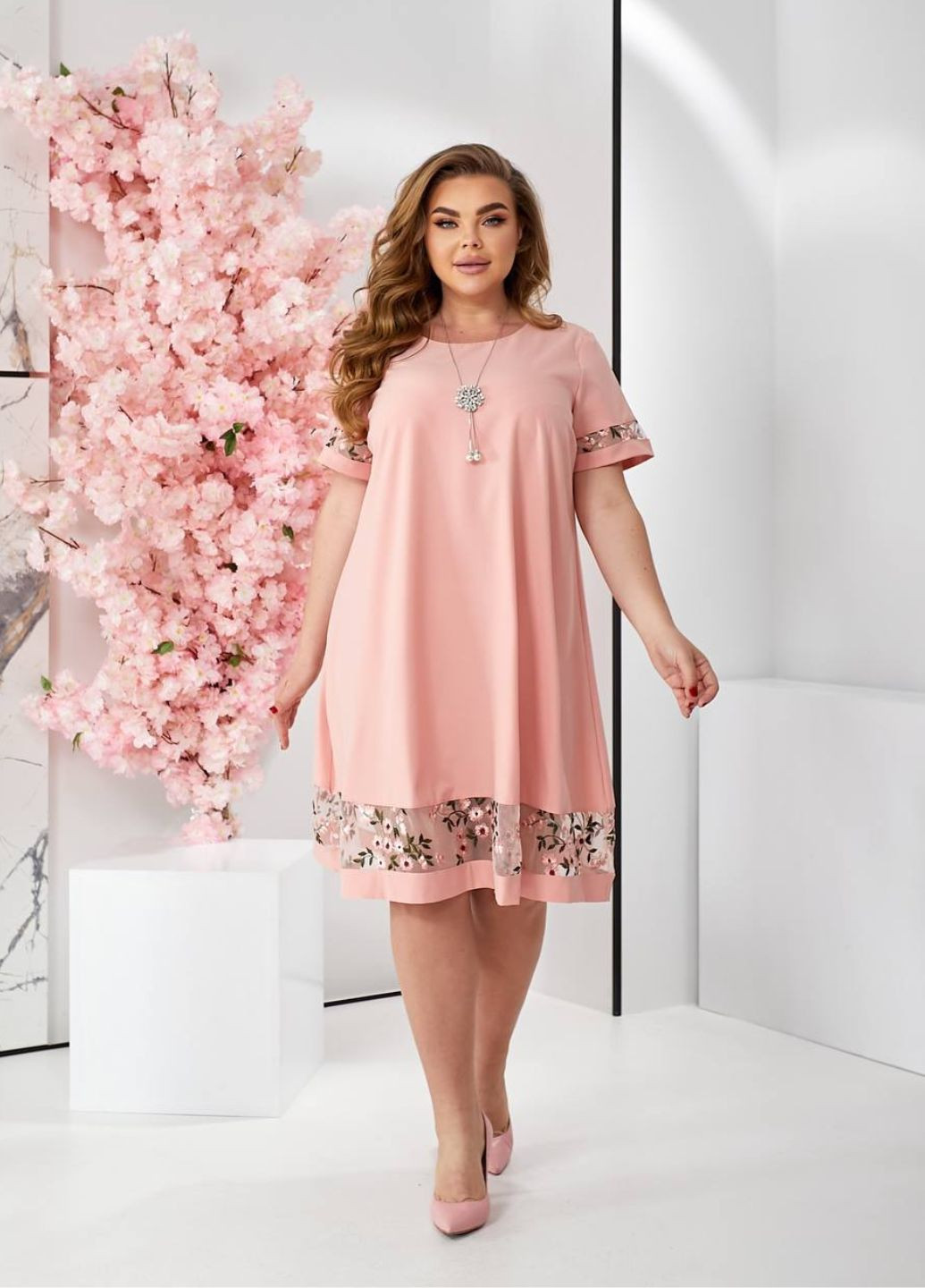 Розовое повседневный платье с вышивкой No Brand однотонное