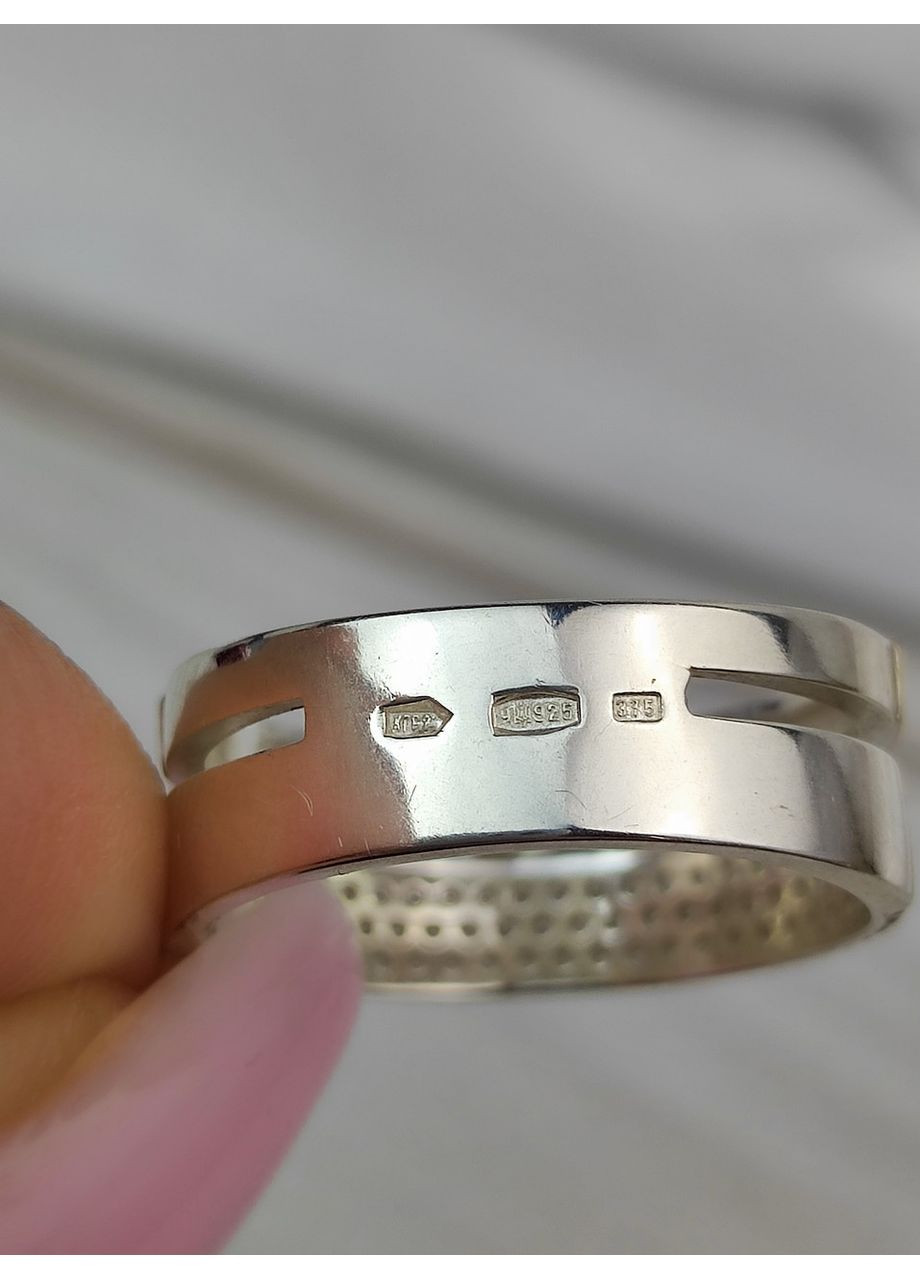 Кольцо серебряное 925 пробы с золотыми вставками 375 пробы ширина 7 мм 17р No Brand (366200267)