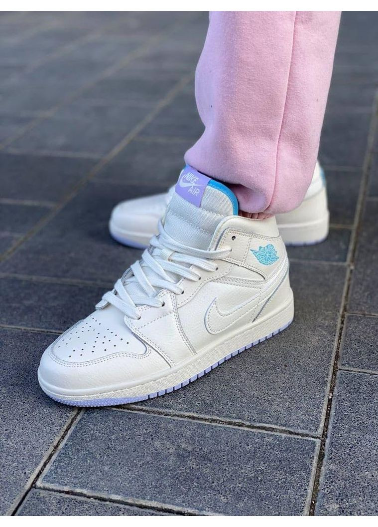 Білі Осінні кросівки чоловічі nike air jordan 1 retro high milk essential найк аір джордан No Brand