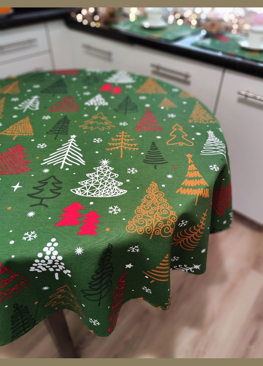 Новорічна зелена скатертина на круглий стіл з тефлоновим покриттям Новорічна ялинка 160 Maystat (307060927)