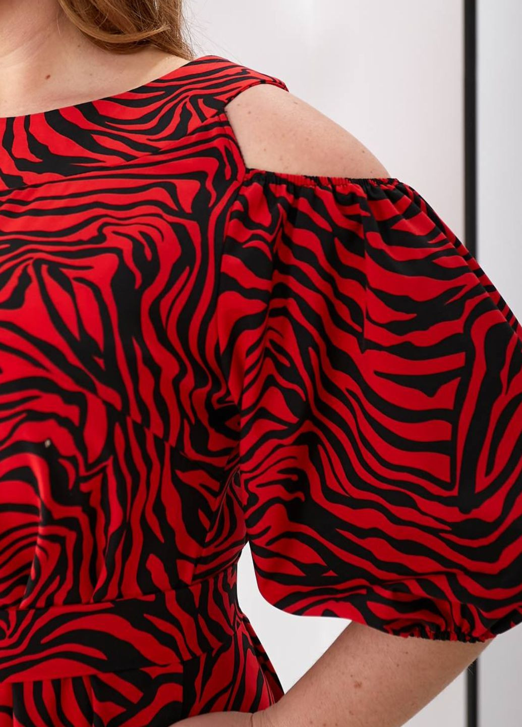 Червона повсякденний сукня з принтом зебри та відкритими плечима No Brand зебра