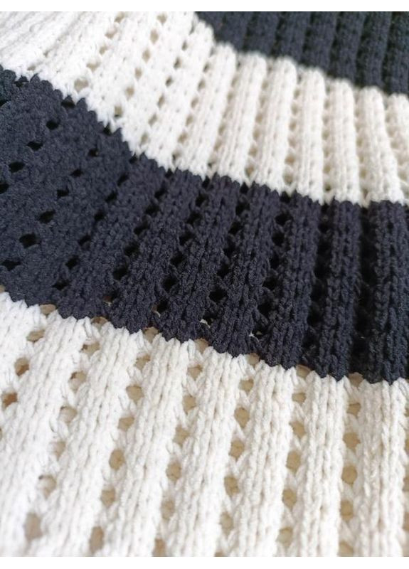 Белый демисезонный свитер в полоску. Zara