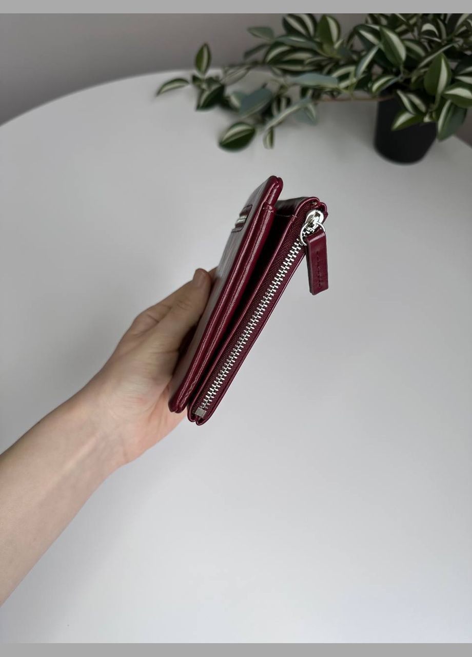 Жіночий гаманець з екошкіри на магніті середнього розміру Saralyn (296660701)