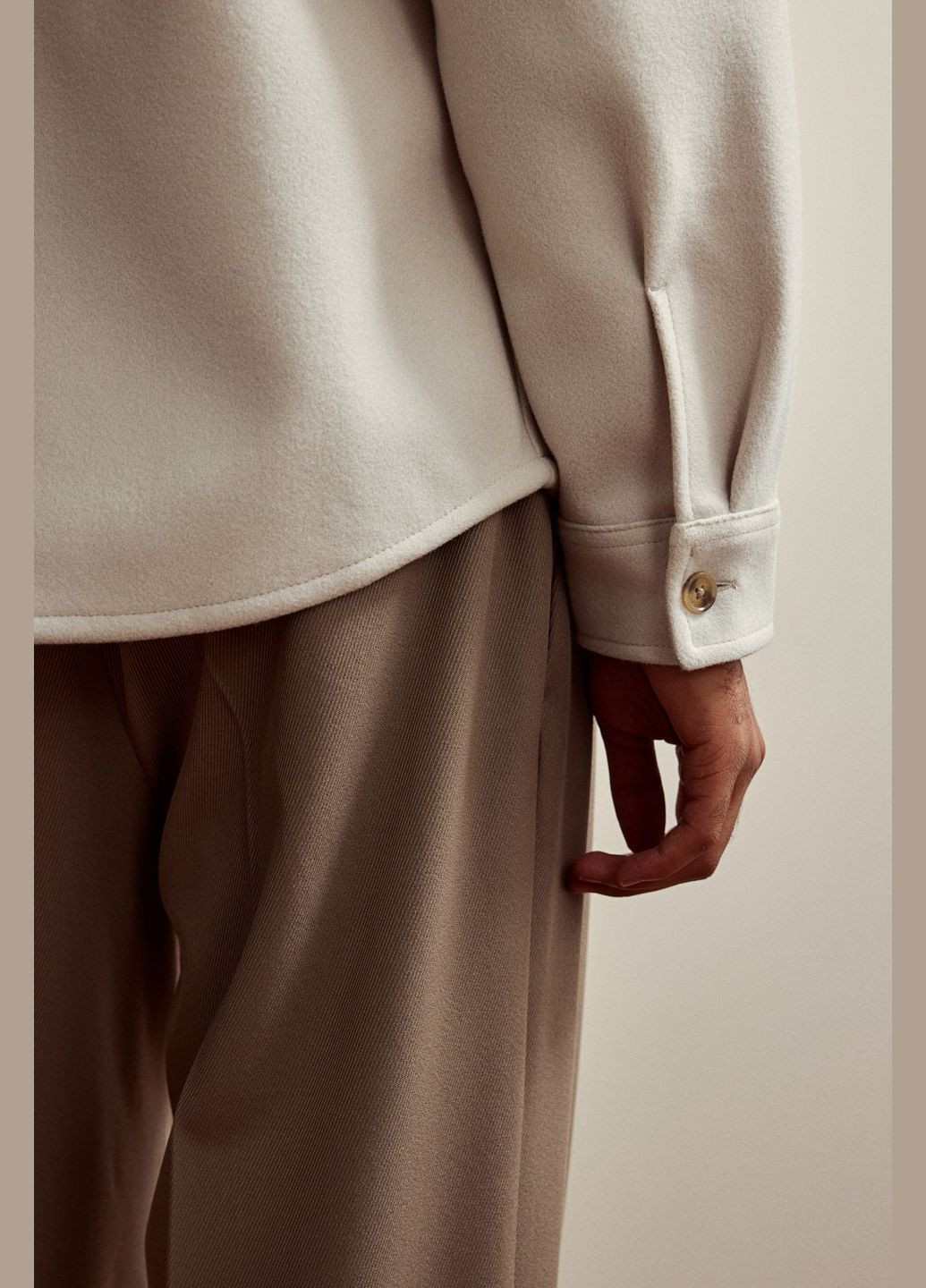 Бежева демісезонна куртка-сорочка H&M