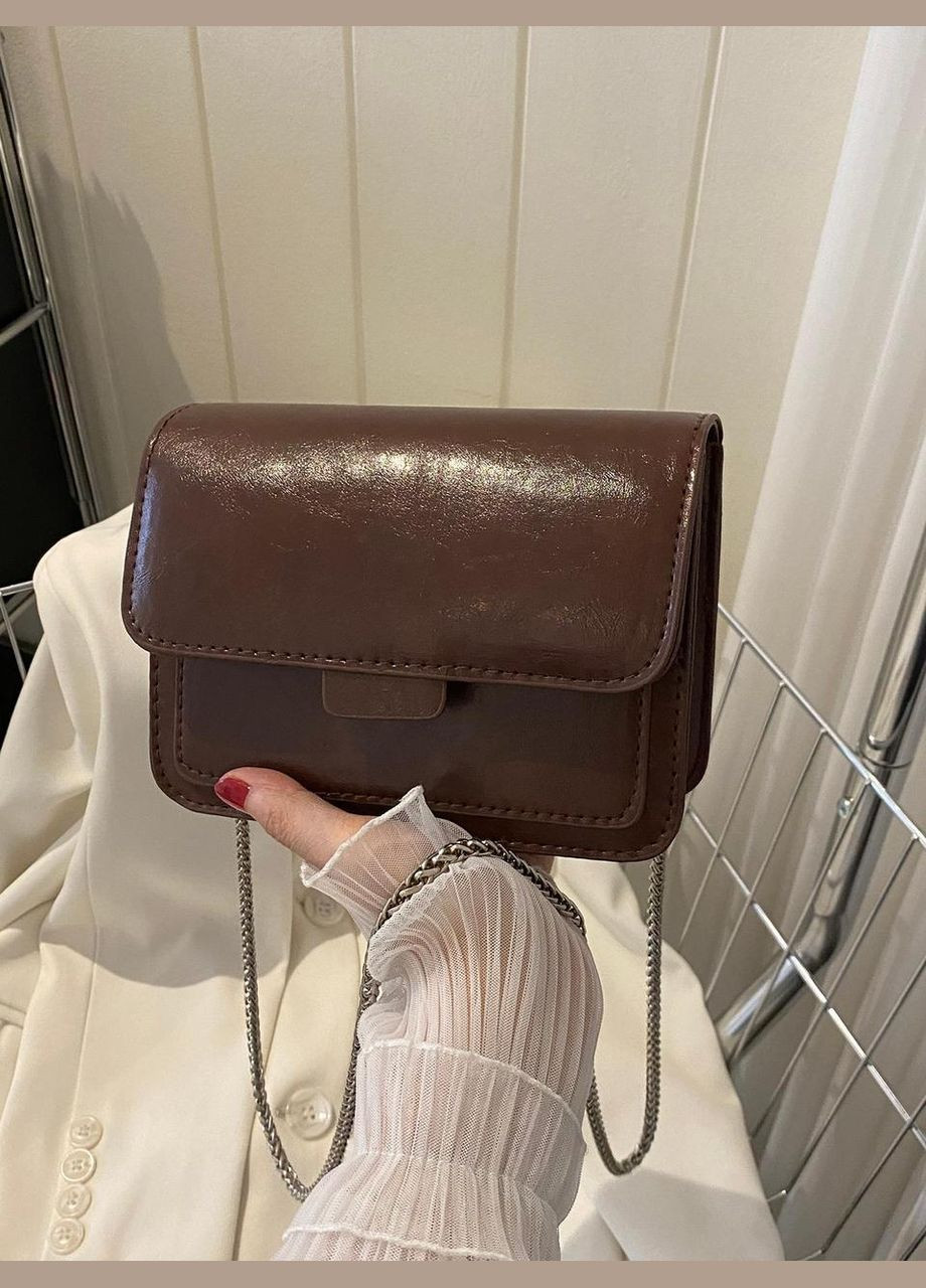 Жіноча класична сумка 6004 крос-боді через плече на тонкому ремінці темно коричнева No Brand (296008198)