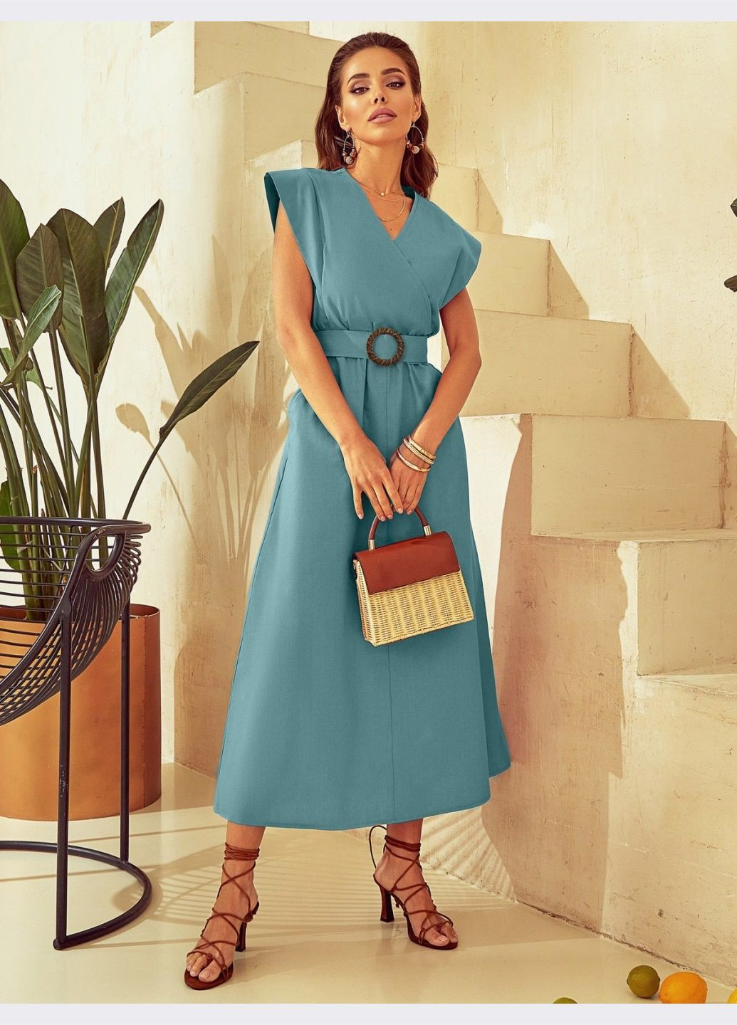 Бирюзовое кэжуал бирюзовое платье из льна с расклешенной юбкой клеш Dressa однотонное