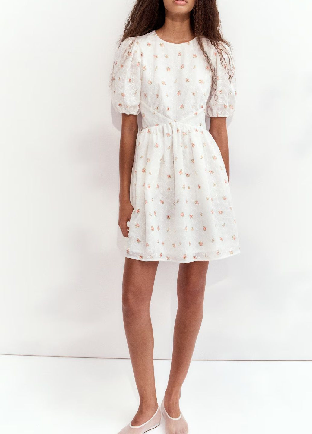 Білий кежуал сукня H&M з квітковим принтом