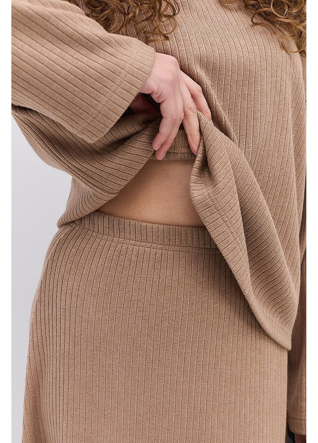 Жіночий трикотажний костюм з короткою спідницею коричневий Arjen (364967614)