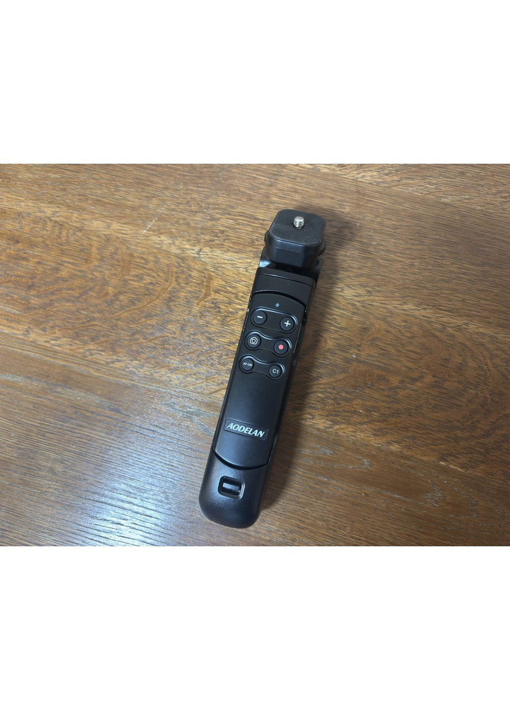 Беспроводной штатив-рукоятка AODELAN Tripod Grib с дистанционным управлением для видеоблогов No Brand (351372186)