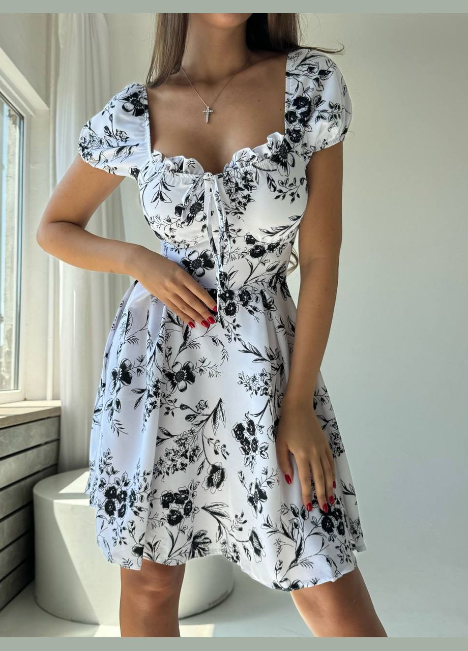 Черно-белое кэжуал платье N.Family с цветочным принтом