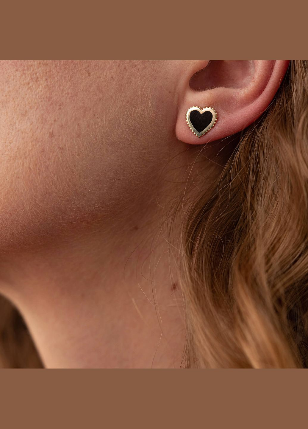 Серьги - пусеты Сердечки в желтом золоте (эмаль) с08068 Oniks (264024586)