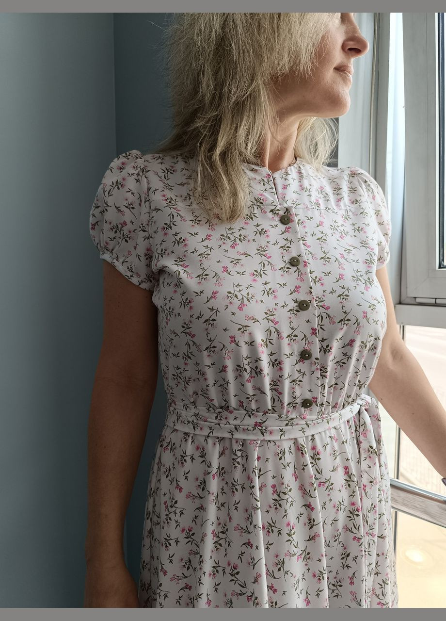 Білий вечірня максіплаття на ґудзиках 2 Льва