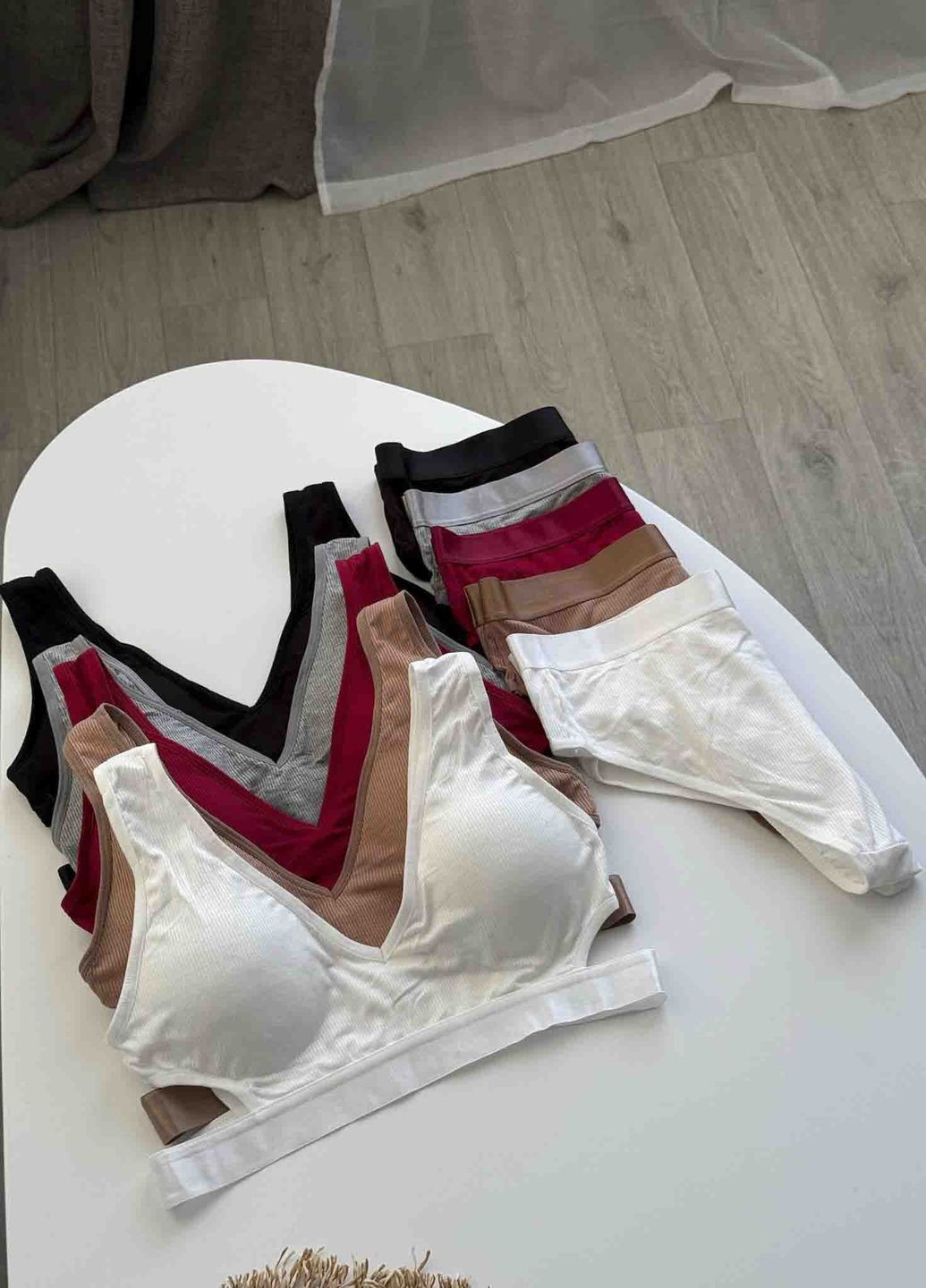 Чорний демісезонний базовий комплект з трусиками сліпами колекції "проміння" VIDCHUY