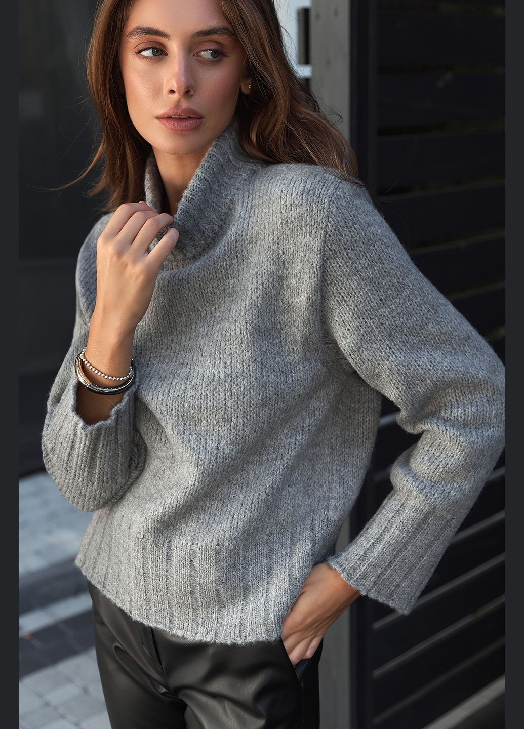 Сірий зимовий теплий светр з натуральної вовняної пряжі Triko Bakh